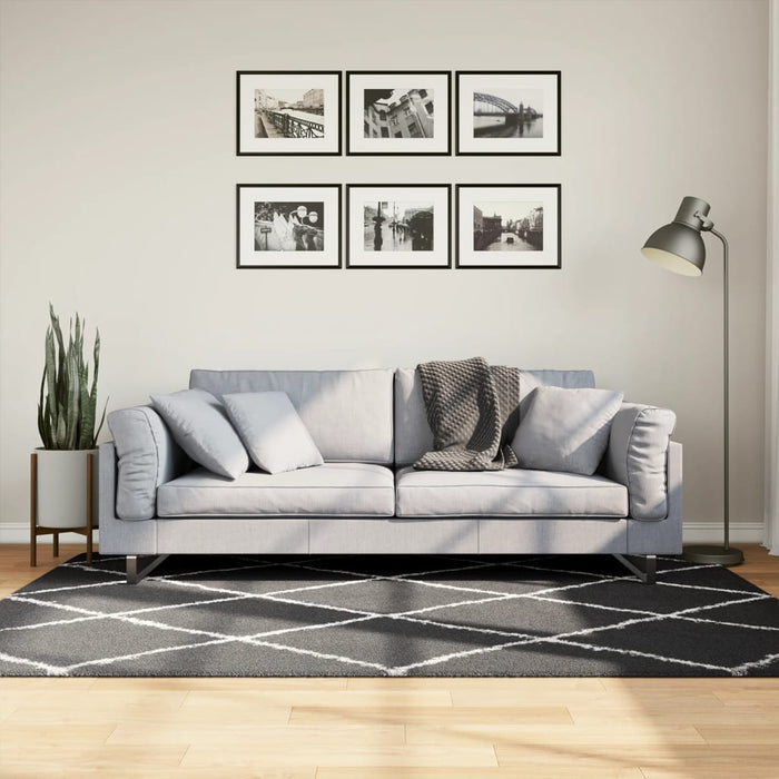 vidaXL Shaggy Rug PAMPLONA High Pile Modern Black and Cream 140x200 cm